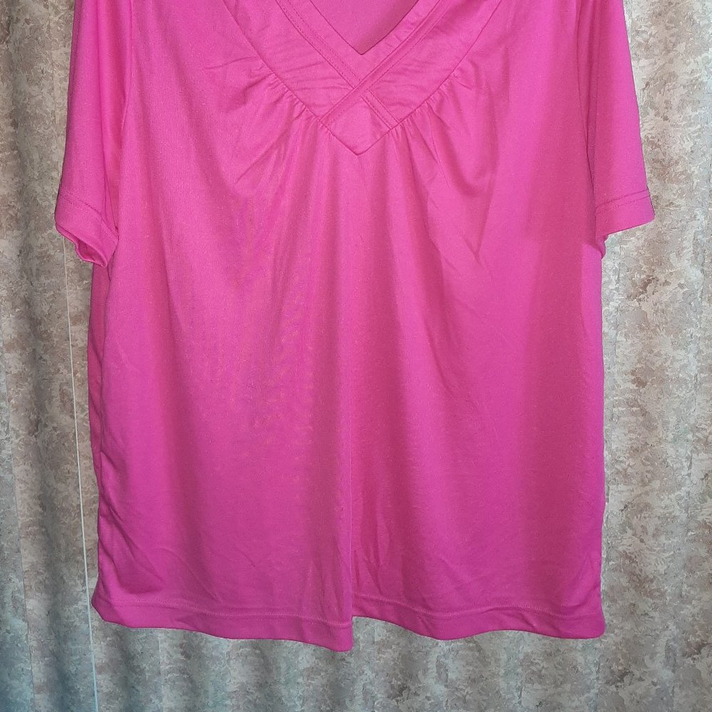 NWOT Short sleeve bright pink Blair tee size Large - Picture 2 of 6